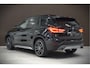 BMW X1 xDrive20i High Executive | Panoramadak | Head-Up Display | Stoelverwarming | HIFI | Camera | Leer | Trekhaak | Cruise Control | LED | Navigatie | NAP | Dealer Onderhouden | Automaat | Parkeersensoren | Climate Contro