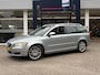 Volvo V50 2.4i Edition II / Automaat / NL-Auto / Dealer-Onderhouden / Vol-Leder / 2e-Eigenaar / Elektr.-Stoelen met Geheugen / Cruise-Control / Afneembare-Trekhaak / Climate-Control / Armsteun V+A / Radio / Navi / PDC-Achter / 17'' LMV / All-Season / ENZ.