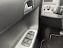 Volvo V50 2.4i Edition II / Automaat / NL-Auto / Dealer-Onderhouden / Vol-Leder / 2e-Eigenaar / Elektr.-Stoelen met Geheugen / Cruise-Control / Afneembare-Trekhaak / Climate-Control / Armsteun V+A / Radio / Navi / PDC-Achter / 17'' LMV / All-Season / ENZ.