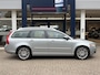 Volvo V50 2.4i Edition II / Automaat / NL-Auto / Dealer-Onderhouden / Vol-Leder / 2e-Eigenaar / Elektr.-Stoelen met Geheugen / Cruise-Control / Afneembare-Trekhaak / Climate-Control / Armsteun V+A / Radio / Navi / PDC-Achter / 17'' LMV / All-Season / ENZ.