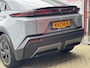 Toyota C-HR / C-HR+ First Edition 77 kWh WARMTEPOMP EL-ACHTERKLEP PRIVACY-GLASS 18"LMV BLIND SPOT STOELVERW. P-SENSOREN