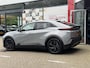 Toyota C-HR / C-HR+ First Edition 77 kWh WARMTEPOMP EL-ACHTERKLEP PRIVACY-GLASS 18"LMV BLIND SPOT STOELVERW. P-SENSOREN