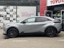 Toyota C-HR / C-HR+ First Edition 77 kWh WARMTEPOMP EL-ACHTERKLEP PRIVACY-GLASS 18"LMV BLIND SPOT STOELVERW. P-SENSOREN