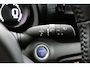 Toyota Yaris 1.5 Hybrid Executive | Leder Stof bekleding | Navigatie | Panoramadak | Stoelverwarming |