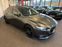 Mazda 3 2.0 e-SkyActiv-G M Hybrid 122 Luxury | Adaptieve cruise control | Stoel+Stuurverwarming | Head up display | Keyless | Achteruitrijcamera | Bose audio | Lederen bekleding | Navigatie | Climate control | Memory seats