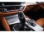 BMW 5-Serie Touring 530e High Executive Luxury Line - Panoramadak - Comforstoelen - Ambiance verlichting - Parking Assistant - BMW Live Cockpit Professional - Elektrisch verwarmde voorstoelen -