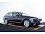 BMW 5-Serie Touring 530e High Executive Luxury Line - Panoramadak - Comforstoelen - Ambiance verlichting - Parking Assistant - BMW Live Cockpit Professional - Elektrisch verwarmde voorstoelen -