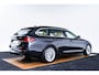 BMW 5-Serie Touring 530e High Executive Luxury Line - Panoramadak - Comforstoelen - Ambiance verlichting - Parking Assistant - BMW Live Cockpit Professional - Elektrisch verwarmde voorstoelen -