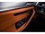 BMW 5-Serie Touring 530e High Executive Luxury Line - Panoramadak - Comforstoelen - Ambiance verlichting - Parking Assistant - BMW Live Cockpit Professional - Elektrisch verwarmde voorstoelen -