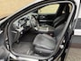 Mercedes-Benz C-klasse 300 e AMG Line | 3 fase | Trekhaak wegklapbaar | 360 camera | Sfeerverlichting | Adaptieve cruise | Sportstoelen | Stoelverwarming | Memory | Dodehoekdetectie | Navigatie | Apple CarPlay | Virtual cockpit | DAB | Keyless entry&start | Volledig dealeronderhouden