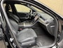 Mercedes-Benz C-klasse 300 e AMG Line | 3 fase | Trekhaak wegklapbaar | 360 camera | Sfeerverlichting | Adaptieve cruise | Sportstoelen | Stoelverwarming | Memory | Dodehoekdetectie | Navigatie | Apple CarPlay | Virtual cockpit | DAB | Keyless entry&start | Volledig dealeronderhouden