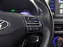 Hyundai Kona 1.0 T-GDI Sport (APPLE CARPLAY, STUUR/STOELVERWARMING, SPORTSTOELEN, CAMERA, LM VELGEN, CRUISE, NIEUWSTAAT)