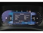 Volvo XC40 B4 Plus Dark - IntelliSafe Assist & Surround - Harman/Kardon audio - Parkeercamera achter - Verwarmde voorstoelen & stuur - Parkeersensoren voor & achter - Elektr. bedienb. voorstoelen met geheugen links - Draadloze tel. lader - Inklapbare trekhaak - 19' LMV