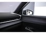 Volkswagen T-Roc R-Line 1st Edition 1.5 eTSI 150pk DSG Automaat Trekhaak, Adaptive cruise control, LED matrix koplampen, Navigatie, Achteruitrijcamera, Elektrische achterklep