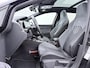 Volkswagen Golf Variant 1.5 eTSI R-Line Business | Pano dak | Trekhaak | Stuur-/Stoelverwarming | Elek Achterklep | Camera | ACC | Navigatie |