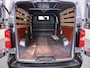 Opel Vivaro 2.0CDTI 145PK L3H1 3-Persoons Trekhaak 360°Camera Airco Navi Apple Carplay Android Auto Bluetooth Regen-Lichtsensor Cruise Control Betonplex Vloer Lat om lat betimmering Schuifdeur 2.500KG Trekgewicht Origineel Nederlandse Auto