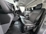 Opel Vivaro 2.0CDTI 145PK L3H1 3-Persoons Trekhaak 360°Camera Airco Navi Apple Carplay Android Auto Bluetooth Regen-Lichtsensor Cruise Control Betonplex Vloer Lat om lat betimmering Schuifdeur 2.500KG Trekgewicht Origineel Nederlandse Auto