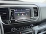 Opel Vivaro 2.0CDTI 145PK L3H1 3-Persoons Trekhaak 360°Camera Airco Navi Apple Carplay Android Auto Bluetooth Regen-Lichtsensor Cruise Control Betonplex Vloer Lat om lat betimmering Schuifdeur 2.500KG Trekgewicht Origineel Nederlandse Auto