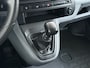 Opel Vivaro 2.0CDTI 145PK L3H1 3-Persoons Trekhaak 360°Camera Airco Navi Apple Carplay Android Auto Bluetooth Regen-Lichtsensor Cruise Control Betonplex Vloer Lat om lat betimmering Schuifdeur 2.500KG Trekgewicht Origineel Nederlandse Auto