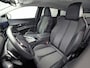 Peugeot 5008 1.2 PureTech Allure 7 Persoons Automaat (APPLE CARPLAY, GROOT NAVI, 360 CAMERA, LEDER, SPORTSTOELEN, KEYLESS, TREKHAAK, GETINT GLAS, NIEUWSTAAT)