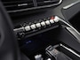 Peugeot 5008 1.2 PureTech Allure 7 Persoons Automaat (APPLE CARPLAY, GROOT NAVI, 360 CAMERA, LEDER, SPORTSTOELEN, KEYLESS, TREKHAAK, GETINT GLAS, NIEUWSTAAT)