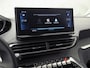 Peugeot 5008 1.2 PureTech Allure 7 Persoons Automaat (APPLE CARPLAY, GROOT NAVI, 360 CAMERA, LEDER, SPORTSTOELEN, KEYLESS, TREKHAAK, GETINT GLAS, NIEUWSTAAT)