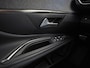 Peugeot 5008 1.2 PureTech Allure 7 Persoons Automaat (APPLE CARPLAY, GROOT NAVI, 360 CAMERA, LEDER, SPORTSTOELEN, KEYLESS, TREKHAAK, GETINT GLAS, NIEUWSTAAT)