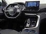 Peugeot 5008 1.2 PureTech Allure 7 Persoons Automaat (APPLE CARPLAY, GROOT NAVI, 360 CAMERA, LEDER, SPORTSTOELEN, KEYLESS, TREKHAAK, GETINT GLAS, NIEUWSTAAT)