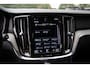 Volvo V60 2.0 T8 Recharge AWD R-Design , Trekhaak, Cruise control, Achterstoelen verwarmd,