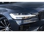 Volvo V60 2.0 T6 Plug-in Hybrid AWD Plus Dark | PHEV Long Range | Trekhaak | Sportstoelen | Harman Kardon Audio | 360 Graden Camera | Stoelverwarming voor en achter | Keyless Entry | Elektrische Achterklep | Elektrisch Verstelbare Voorstoelen | Cruise Control Adaptief | BLIS | Google Navigatie | Apple Carplay | Android Auto