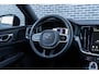 Volvo V60 2.0 T6 Plug-in Hybrid AWD Plus Dark | PHEV Long Range | Trekhaak | Sportstoelen | Harman Kardon Audio | 360 Graden Camera | Stoelverwarming voor en achter | Keyless Entry | Elektrische Achterklep | Elektrisch Verstelbare Voorstoelen | Cruise Control Adaptief | BLIS | Google Navigatie | Apple Carplay | Android Auto
