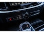Volvo V60 2.0 T6 Plug-in Hybrid AWD Plus Dark | PHEV Long Range | Trekhaak | Sportstoelen | Harman Kardon Audio | 360 Graden Camera | Stoelverwarming voor en achter | Keyless Entry | Elektrische Achterklep | Elektrisch Verstelbare Voorstoelen | Cruise Control Adaptief | BLIS | Google Navigatie | Apple Carplay | Android Auto