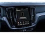 Volvo V60 2.0 T6 Plug-in Hybrid AWD Plus Dark | PHEV Long Range | Trekhaak | Sportstoelen | Harman Kardon Audio | 360 Graden Camera | Stoelverwarming voor en achter | Keyless Entry | Elektrische Achterklep | Elektrisch Verstelbare Voorstoelen | Cruise Control Adaptief | BLIS | Google Navigatie | Apple Carplay | Android Auto
