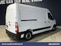 Renault Master 2.3 dCi 136pk L2H2 Euro6 Airco | Navigatie | Camera | Cruisecontrol | LED | 2500kg Trekhaak Parkeersensoren, Bijrijdersbank