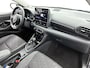 Toyota Yaris 1.5 Hybrid 115 Dynamic Comfort Pack | BTW Voertuig | Dodehoek detectie | Stoel+stuurverwarming | Parkeersensoren voor+achter | Draadloze telefoonlader | Navigatie | Apple CarPlay/Android Auto | Cruise Control Adaptive |