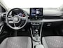 Toyota Yaris 1.5 Hybrid 115 Dynamic Comfort Pack | BTW Voertuig | Dodehoek detectie | Stoel+stuurverwarming | Parkeersensoren voor+achter | Draadloze telefoonlader | Navigatie | Apple CarPlay/Android Auto | Cruise Control Adaptive |