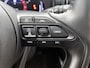 Toyota Yaris 1.5 Hybrid 115 Dynamic Comfort Pack | BTW Voertuig | Dodehoek detectie | Stoel+stuurverwarming | Parkeersensoren voor+achter | Draadloze telefoonlader | Navigatie | Apple CarPlay/Android Auto | Cruise Control Adaptive |
