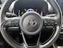 Toyota Yaris 1.5 Hybrid 115 Dynamic Comfort Pack | BTW Voertuig | Dodehoek detectie | Stoel+stuurverwarming | Parkeersensoren voor+achter | Draadloze telefoonlader | Navigatie | Apple CarPlay/Android Auto | Cruise Control Adaptive |