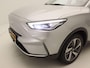 MG MG ZS EV Long Range Luxury 70 kWh | Apple Carplay/Android Auto | Panoramadak | Lederen Bekleding | Achteruitrijcamera | Trekhaak |