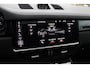 Porsche Cayenne 3.0 E-Hybrid / Trekhaak / Panoramadak / 360Camera / Softclose / 21'' / Luchtvering / Keyless / CarPlay / Sportchrono / Bose / Stoelverwarming / DAB / Cruise Control