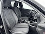 Peugeot e-208 136 pk 50 kWH EV Allure Pack | ACCU 93% | Navigatie | Camera | Carplay | Achter Ramen Getint |