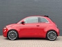 Fiat 500C La Prima 42 kWh SOH 95,6% | Stoelverwarming | Cabrio | Sensoren Voor + Achter | Camera | Adaptive Cruise Control | Navigatie | CarPlay |