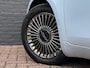 Fiat 500 Icon 42 kWh SOH 92,8% | Stoelverwarming | Glazendak | Sensoren Voor + Achter | Camera | Adaptive Cruise Control | Navigatie | CarPlay |