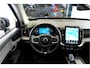 Volvo XC90 2.0 T8 AWD 335kW/456pk Aut8 Recharge Ultra Bright 7P LUCHTVERING + HARMAN/KARDON + MASSAGE + ALCANTARA HEMEL + ADAPT.CRUISE + PANORAMADAK + HEAD-UP + STOELVERWARMIN V&A + STUURVERWARMING + LEDEREN DASHBOARD + 360 CAMERA + STOELVENTILATIE + 21" LM-VELGEN!!