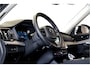 Volvo XC90 2.0 T8 AWD 335kW/456pk Aut8 Recharge Ultra Bright 7P LUCHTVERING + HARMAN/KARDON + MASSAGE + ALCANTARA HEMEL + ADAPT.CRUISE + PANORAMADAK + HEAD-UP + STOELVERWARMIN V&A + STUURVERWARMING + LEDEREN DASHBOARD + 360 CAMERA + STOELVENTILATIE + 21" LM-VELGEN!!