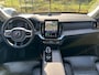 Volvo XC90 2.0 T8 Plug-in hybrid AWD Ultra Dark | Luchtvering | Premium audio by Bowers & Wilkins | Gelamineerde zijruiten | Trekhaak, inklapbaar | Geventileerde voorstoelen | Panoramisch schuif-/kanteldak | Verwarmbare voorstoelen + stuurwiel | Verwarmbare achterbank | Massagefunctie voorstoelen | Rondom zichtcamera | 21 inch Lichtmetalen velgen | Alarmklasse 3