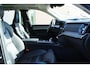 Volvo XC90 2.0 T8 Plug-in hybrid AWD Ultra Dark | Luchtvering | Premium audio by Bowers & Wilkins | Gelamineerde zijruiten | Trekhaak, inklapbaar | Geventileerde voorstoelen | Panoramisch schuif-/kanteldak | Verwarmbare voorstoelen + stuurwiel | Verwarmbare achterbank | Massagefunctie voorstoelen | Rondom zichtcamera | 21 inch Lichtmetalen velgen | Alarmklasse 3