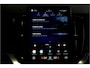 Volvo XC90 2.0 T8 AWD 335kW/456pk Aut8 Recharge Ultra Bright 7P LUCHTVERING + HARMAN/KARDON + MASSAGE + ALCANTARA HEMEL + ADAPT.CRUISE + PANORAMADAK + HEAD-UP + STOELVERWARMIN V&A + STUURVERWARMING + LEDEREN DASHBOARD + 360 CAMERA + STOELVENTILATIE + 21" LM-VELGEN!!