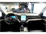Volvo XC90 2.0 T8 AWD 335kW/456pk Aut8 Recharge Ultra Bright 7P LUCHTVERING + HARMAN/KARDON + MASSAGE + ALCANTARA HEMEL + ADAPT.CRUISE + PANORAMADAK + HEAD-UP + STOELVERWARMIN V&A + STUURVERWARMING + LEDEREN DASHBOARD + 360 CAMERA + STOELVENTILATIE + 21" LM-VELGEN!!