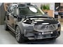 Volvo XC90 2.0 T8 AWD 335kW/456pk Aut8 Recharge Ultra Bright 7P LUCHTVERING + HARMAN/KARDON + MASSAGE + ALCANTARA HEMEL + ADAPT.CRUISE + PANORAMADAK + HEAD-UP + STOELVERWARMIN V&A + STUURVERWARMING + LEDEREN DASHBOARD + 360 CAMERA + STOELVENTILATIE + 21" LM-VELGEN!!